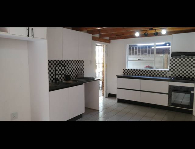 2 BEDROOM SIMPLEX RENTED IN SUNDOWNER